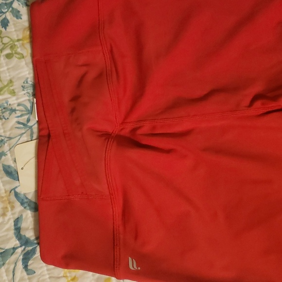 Fabletics trinity high-waisted pocket capri - Picture 3 of 5